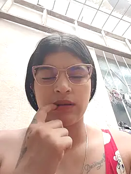 Snapshot of naughty-girl01 chatting on January 24, 1:47 pm naughty-girl01 online show from January 24, 1:47 pm