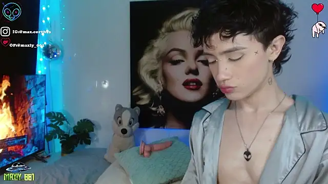 maxiy 001 online show from February 18, 8:54 am