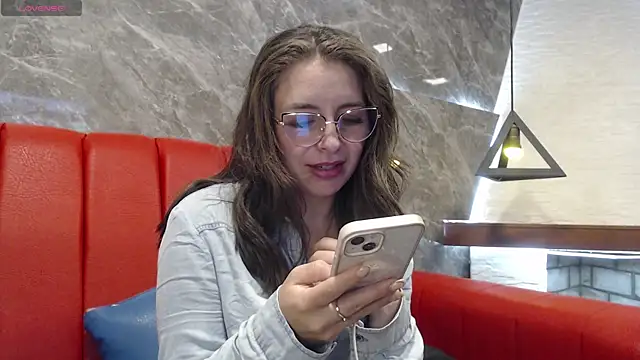  isaabellaa online show from March 4, 5:45 pm