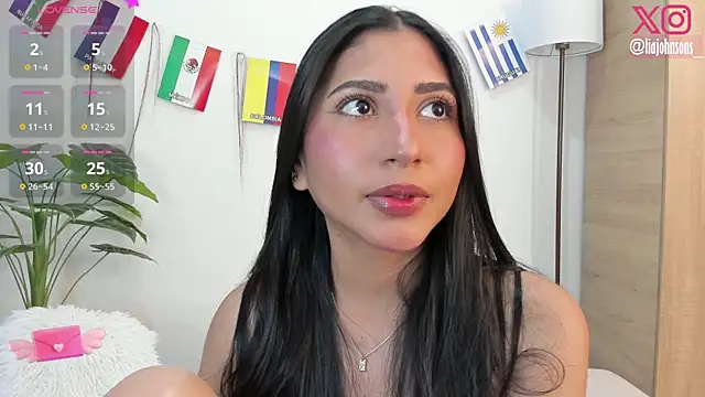 Snapshot of Sweetnaughtygirl_ chatting on July 16, 4:29 am Sweetnaughtygirl online show from July 16, 4:29 am