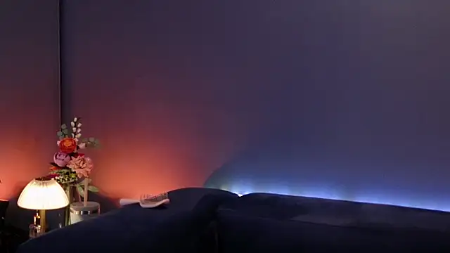Snapshot of Olivia_Collins1 chatting on June 4, 1:55 am Olivia Collins1 online show from June 4, 1:55 am