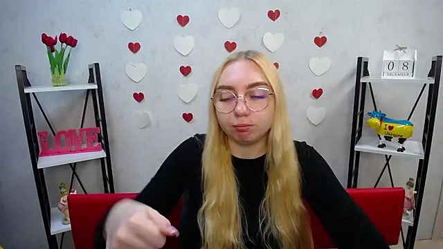 BeatriceFly online show from December 8, 9:13 am