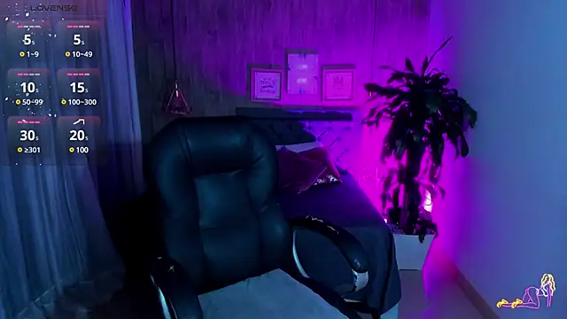 Snapshot of miichael_black chatting on January 24, 1:03 pm miichael black online show from January 24, 1:03 pm