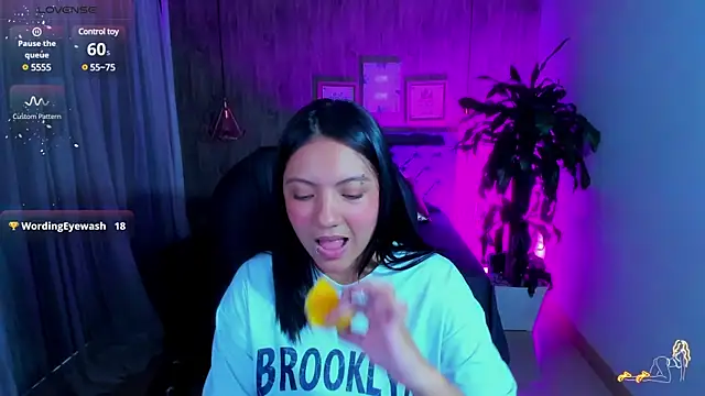 Snapshot of miichael_black chatting on January 24, 4:06 pm miichael black online show from January 24, 4:06 pm