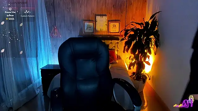 Snapshot of miichael_black chatting on February 4, 4:08 pm miichael black online show from February 4, 4:08 pm