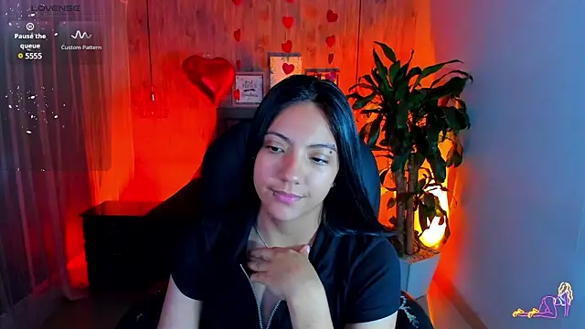 Snapshot of miichael_black chatting on February 12, 12:55 pm miichael black online show from February 12, 12:55 pm