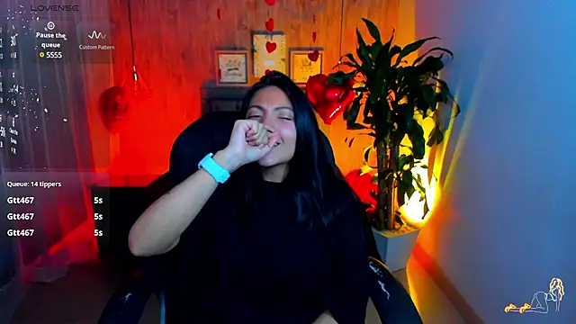 Snapshot of miichael_black chatting on February 13, 3:03 pm miichael black online show from February 13, 3:03 pm