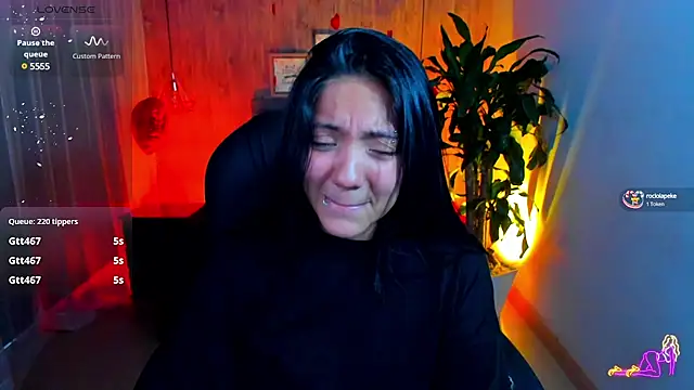 Snapshot of miichael_black chatting on February 13, 6:05 pm miichael black online show from February 13, 6:05 pm