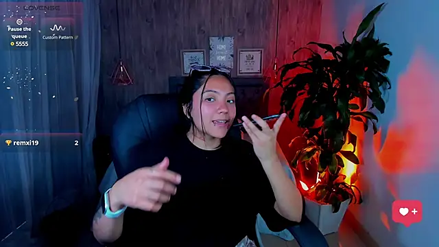 Snapshot of miichael_black chatting on March 5, 5:08 pm miichael black online show from March 5, 5:08 pm