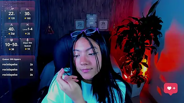 Snapshot of miichael_black chatting on March 6, 4:28 pm miichael black online show from March 6, 4:28 pm