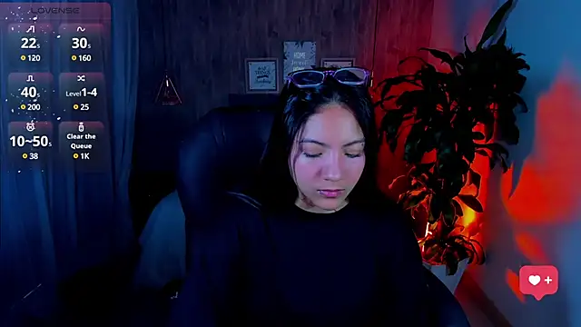 Snapshot of miichael_black chatting on March 8, 1:57 pm miichael black online show from March 8, 1:57 pm