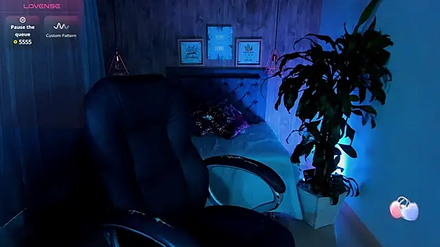 Snapshot of miichael_black chatting on March 17, 6:42 pm miichael black online show from March 17, 6:42 pm