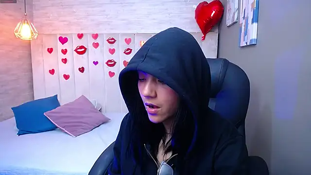 Snapshot of miichael_black chatting on March 21, 8:50 pm miichael black online show from March 21, 8:50 pm