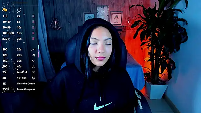 Snapshot of miichael_black chatting on September 19, 10:21 pm miichael black online show from September 19, 10:21 pm