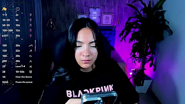 Snapshot of miichael_black chatting on October 3, 9:01 pm miichael black online show from October 3, 9:01 pm