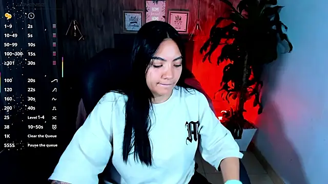 Snapshot of miichael_black chatting on October 6, 9:01 pm miichael black online show from October 6, 9:01 pm