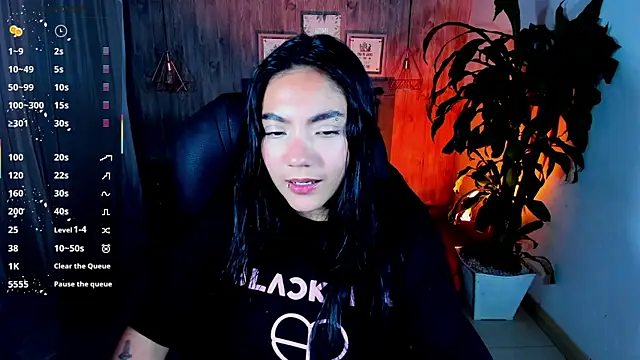 Snapshot of miichael_black chatting on October 22, 10:20 pm miichael black online show from October 22, 10:20 pm