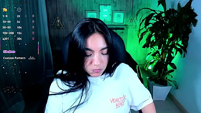 Snapshot of miichael_black chatting on October 24, 10:55 am miichael black online show from October 24, 10:55 am