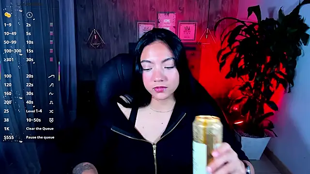 Snapshot of miichael_black chatting on October 28, 9:06 pm miichael black online show from October 28, 9:06 pm