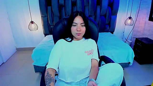 Snapshot of miichael_black chatting on November 16, 9:48 am miichael black online show from November 16, 9:48 am