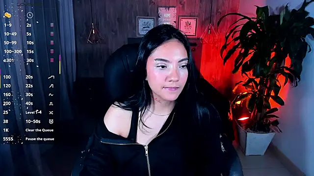 Snapshot of miichael_black chatting on November 27, 2:24 am miichael black online show from November 27, 2:24 am