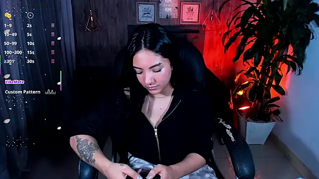 Snapshot of miichael_black chatting on November 27, 2:30 pm miichael black online show from November 27, 2:30 pm