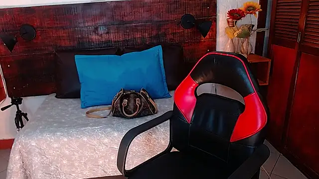 Celeste sanz online show from December 26, 9:15 pm