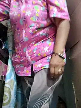 Edged Hot69 online show from April 23, 9:06 pm