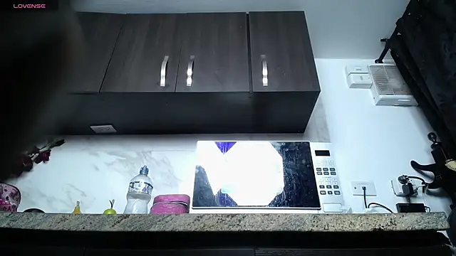 Snapshot of iniyalaboni chatting on November 15, 8:27 pm iniyalaboni online show from November 15, 8:27 pm