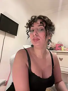 Snapshot of Hot_malak chatting on February 24, 11:09 pm Hot malak online show from February 24, 11:09 pm