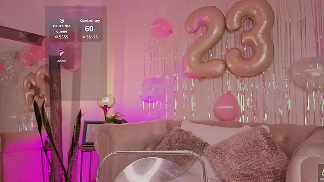 Snapshot of DahianaWalcott chatting on October 21, 5:57 pm DahianaWalcott online show from October 21, 5:57 pm