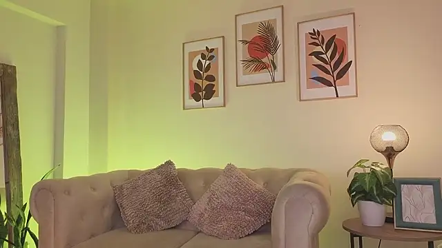 DahianaWalcott online show from March 20, 4:45 pm