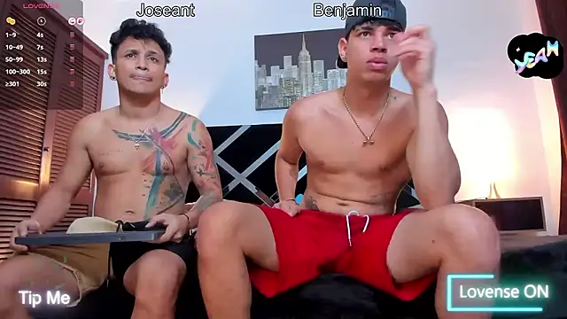 toyboys1 online show from March 26, 1:55 am