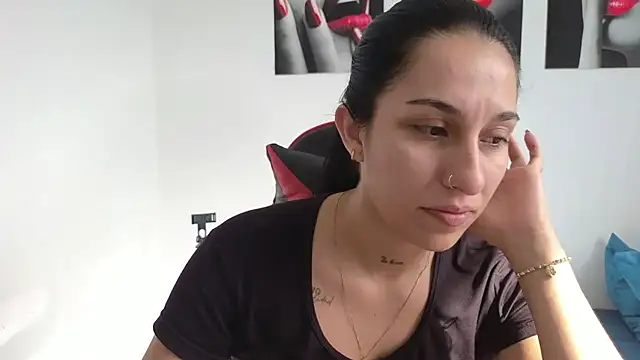 tammyandrade  online show from July 16, 1:50 pm