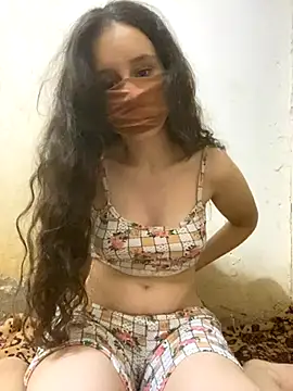 Snapshot of Chahrazad66 chatting on October 13, 12:43 am Chahrazad66 online show from October 13, 12:43 am