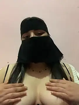 Snapshot of Miss-Soka chatting on December 13, 12:31 am Miss-Soka online show from December 13, 12:31 am