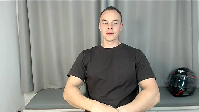Snapshot of heilgarbest chatting on December 1, 10:53 am heilgarbest online show from December 1, 10:53 am