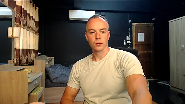Snapshot of heilgarbest chatting on March 23, 10:19 am heilgarbest online show from March 23, 10:19 am