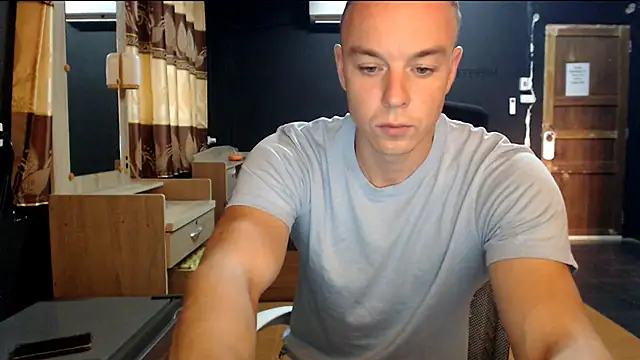 Snapshot of heilgarbest chatting on April 3, 10:02 am heilgarbest online show from April 3, 10:02 am