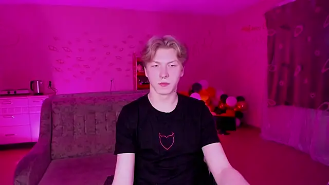 Snapshot of TheMikeSever chatting on January 22, 9:21 pm TheMikeSever online show from January 22, 9:21 pm