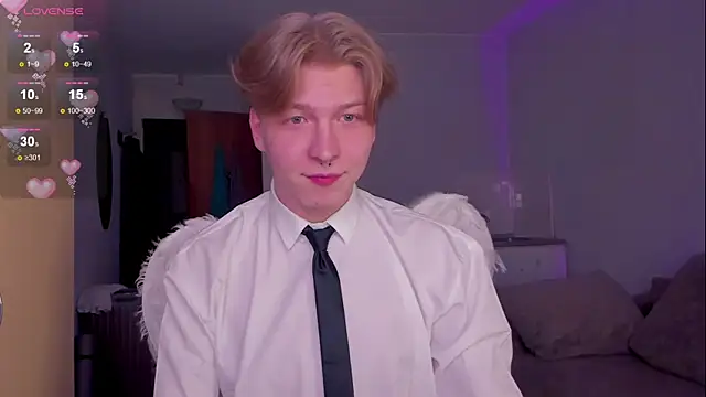 Snapshot of TheMikeSever chatting on November 11, 9:09 am TheMikeSever online show from November 11, 9:09 am