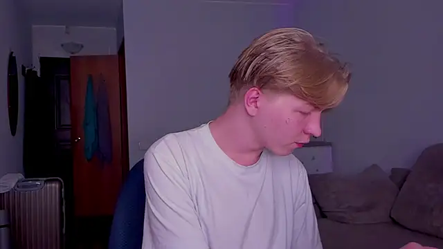 Snapshot of TheMikeSever chatting on November 17, 5:19 pm TheMikeSever online show from November 17, 5:19 pm