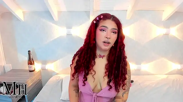 Snapshot of MizzHell chatting on January 6, 4:16 am MizzHell online show from January 6, 4:16 am