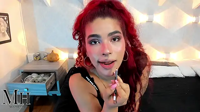 Snapshot of MizzHell chatting on January 8, 4:37 am MizzHell online show from January 8, 4:37 am