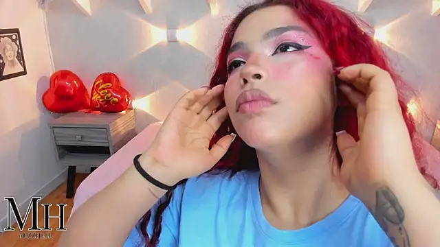 Snapshot of MizzHell chatting on February 15, 3:58 am MizzHell online show from February 15, 3:58 am