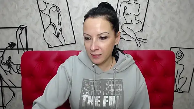 Snapshot of ElizabethSho chatting on February 10, 3:24 am ElizabethSho online show from February 10, 3:24 am