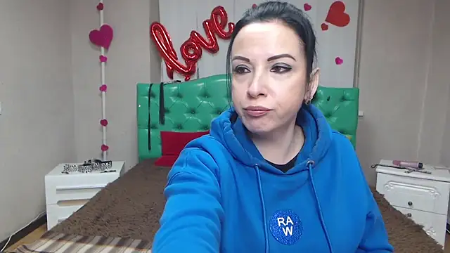 ElizabethSho online show from February 11, 8:25 pm