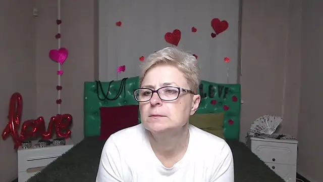 EmiliaGree online show from November 20, 6:07 pm