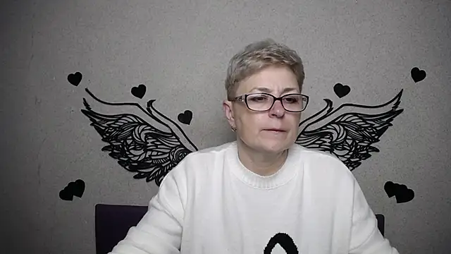 EmiliaGree online show from March 22, 6:00 pm