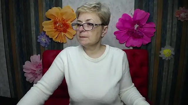 EmiliaGree online show from April 11, 5:06 pm